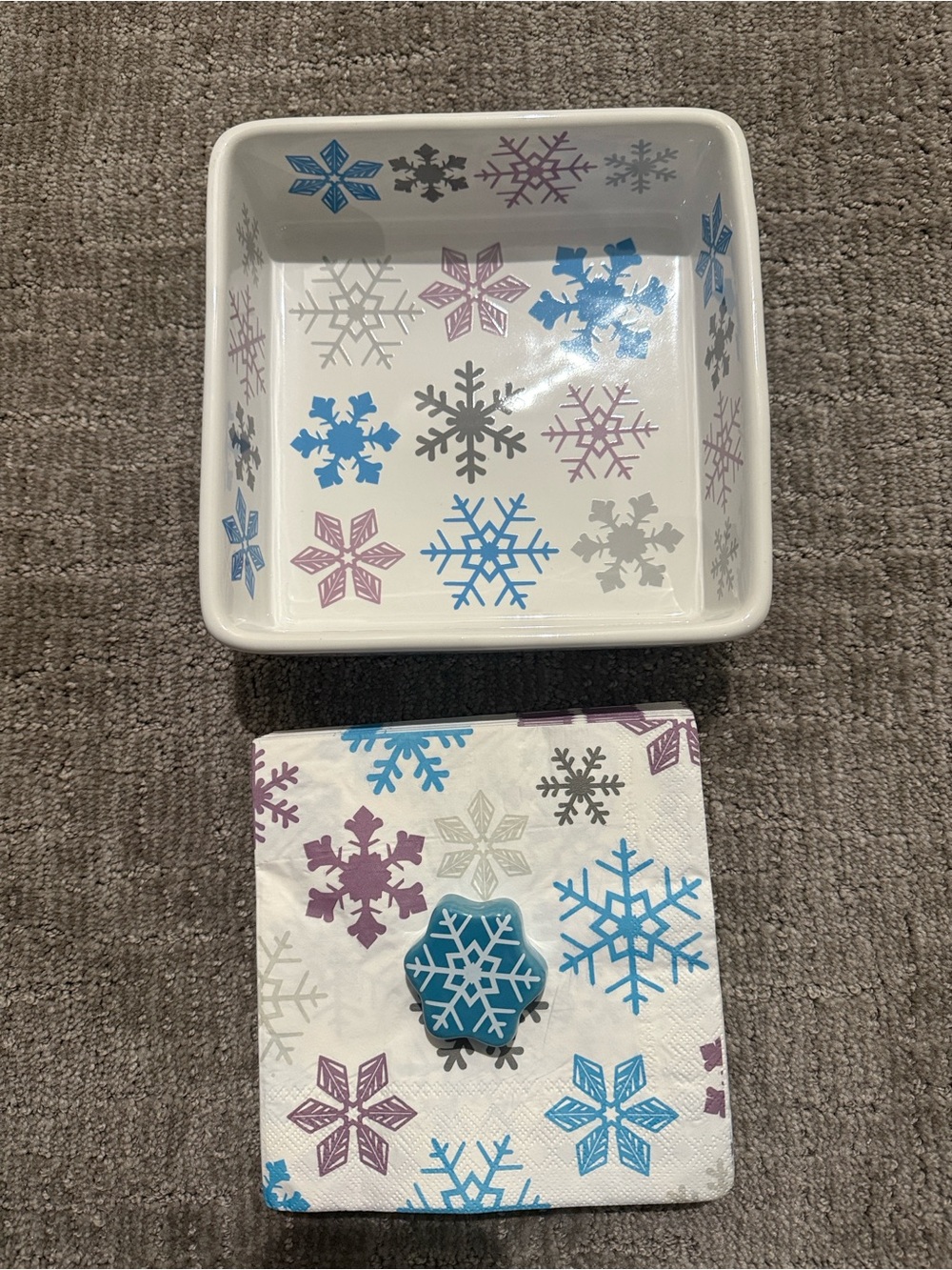 Temp-tations ❄️ Seasonal Napkin Holder with Weight and 28 Napkins ❄️ Snowflake